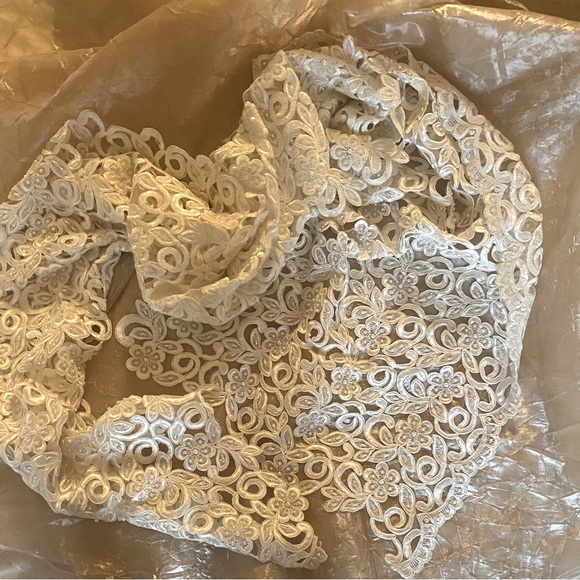 Wedding Lace - Picture 1 of 4